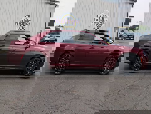 Used 2018 Chrysler 300 S image 8