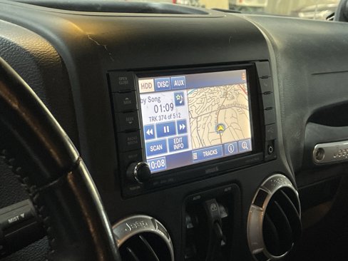 Used 2014 Jeep Wrangler Unlimited Rubicon image 9