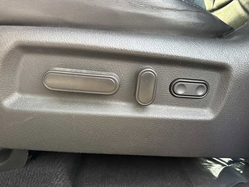Used 2011 Hyundai Santa Fe Limited image 18