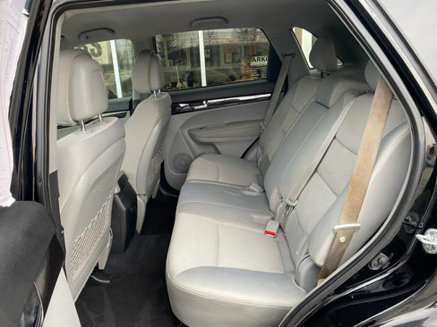 Used 2011 Kia Sorento 2WD image 11