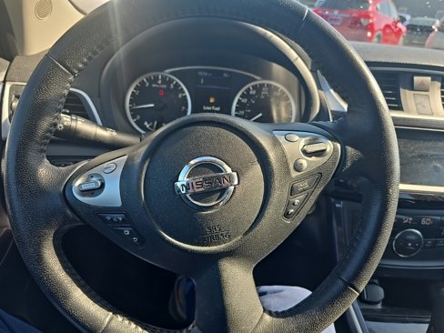 Used 2019 Nissan Sentra SR image 11