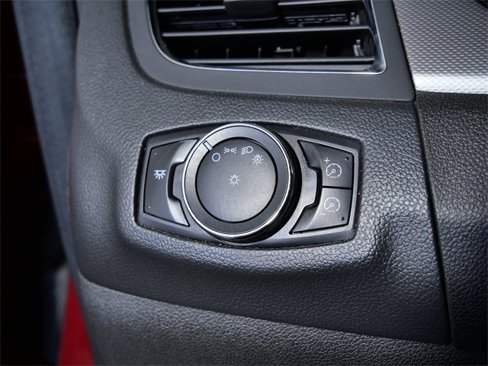 Used 2013 Ford Edge SEL image 22