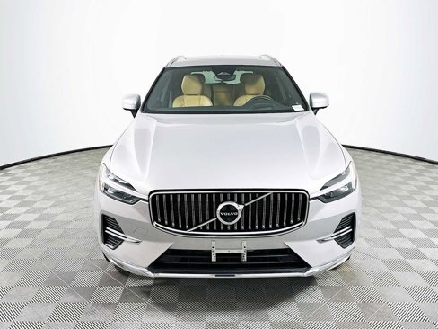 Certified 2022 Volvo XC60 B5 Inscription w/ Advanced Package image 2