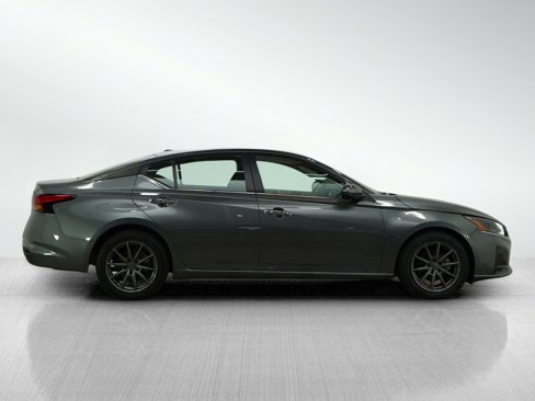 Used 2023 Nissan Altima 2.5 SV image 6