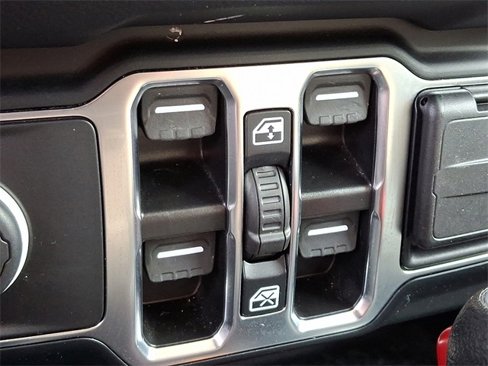 Used 2024 Jeep Wrangler Unlimited Sahara image 23
