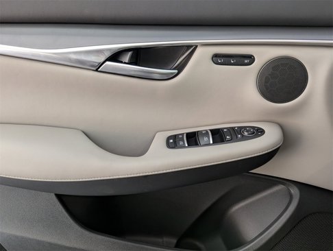 New 2025 INFINITI QX50 Luxe image 16