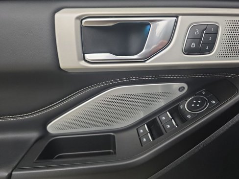 Used 2020 Ford Explorer ST w/ ST Street Pack image 14