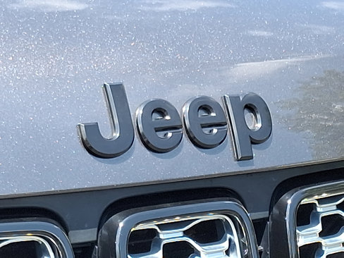 Certified 2019 Jeep Grand Cherokee Altitude image 31