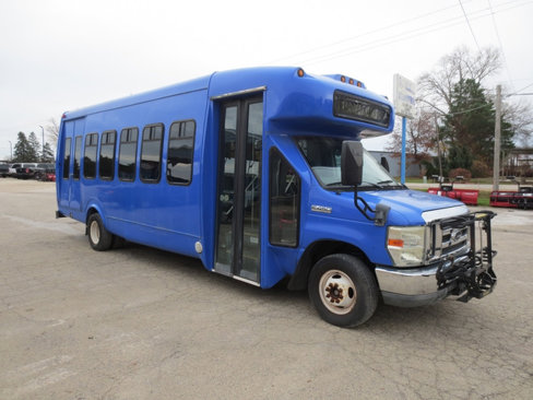 Used 2010 Ford E-450 and Econoline 450 Super Duty image 4