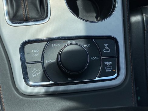 Used 2019 Jeep Grand Cherokee Summit image 18