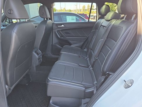Used 2022 Volkswagen Tiguan SEL R-Line image 15