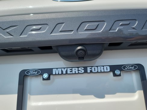 Used 2022 Ford Explorer XLT w/ Equipment Group 202A image 11