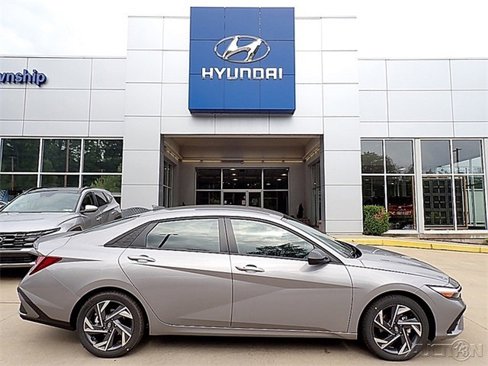 New 2025 Hyundai Elantra Sport image 1