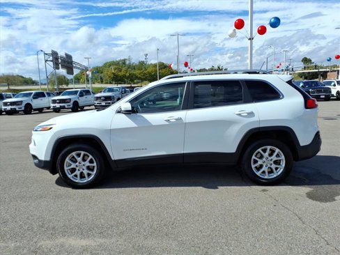 Used 2015 Jeep Cherokee Latitude image 2