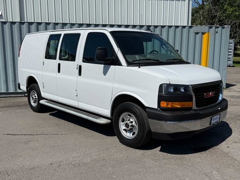 Used 2023 GMC Savana 2500 w/ Driver Convenience Package image 3