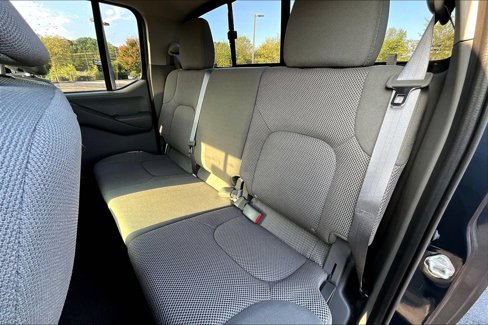 Used 2021 Nissan Frontier SV image 26