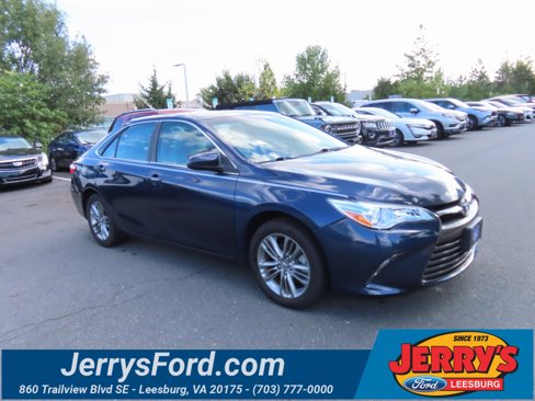 Used 2015 Toyota Camry LE image 1