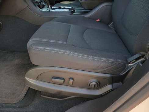 Used 2016 GMC Acadia SLE image 5