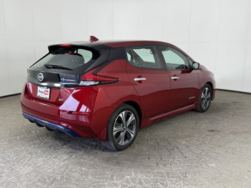 Used 2018 Nissan Leaf SV w/ SV Technology Package image 9