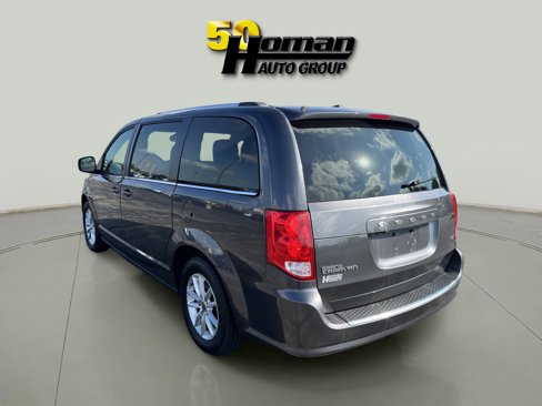 Used 2020 Dodge Grand Caravan SXT image 3