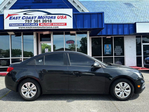 Used 2015 Chevrolet Cruze LS image 2