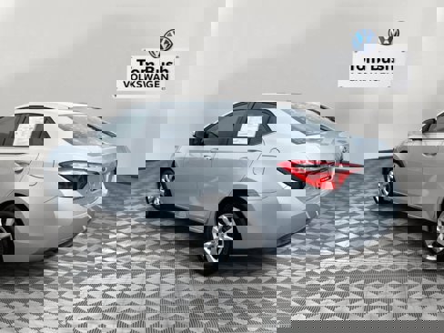 Used 2015 Toyota Corolla LE image 5