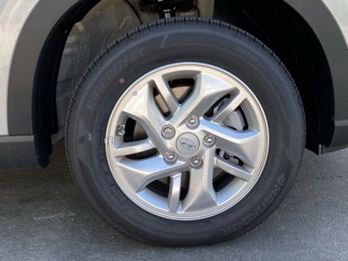 New 2025 Hyundai Venue SE image 32