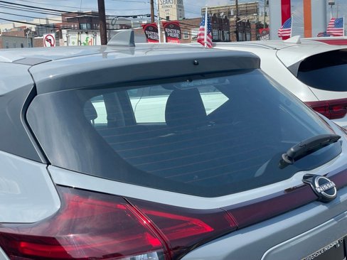 Certified 2023 Nissan Kicks SV image 30