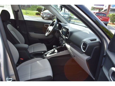 New 2025 Hyundai Venue SEL image 14