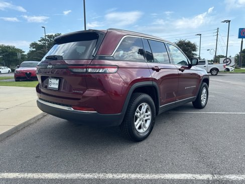 Used 2023 Jeep Grand Cherokee Laredo image 9