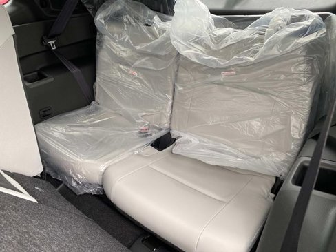New 2025 Mitsubishi Outlander AWD image 8