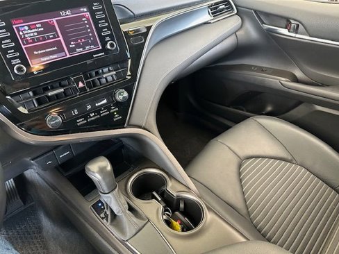 Used 2021 Toyota Camry SE w/ Convenience Package image 20