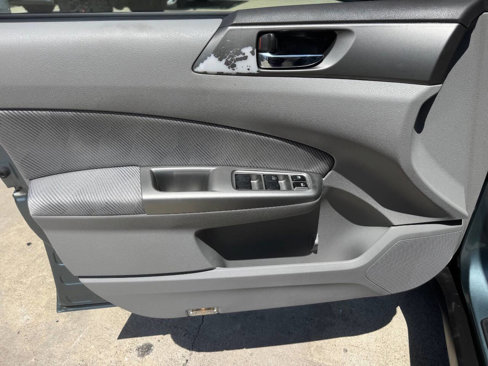 Used 2010 Subaru Forester 2.5X Premium image 17