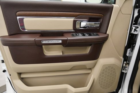 Used 2015 RAM 1500 Laramie w/ Convenience Group image 13