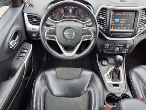 Used 2017 Jeep Cherokee Trailhawk w/ Comfort & Convenience Group image 6
