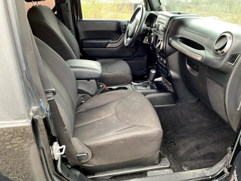 Used 2014 Jeep Wrangler Sport w/ Connectivity Group image 14