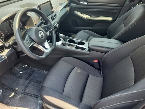 Used 2024 Nissan Altima 2.5 SV image 9