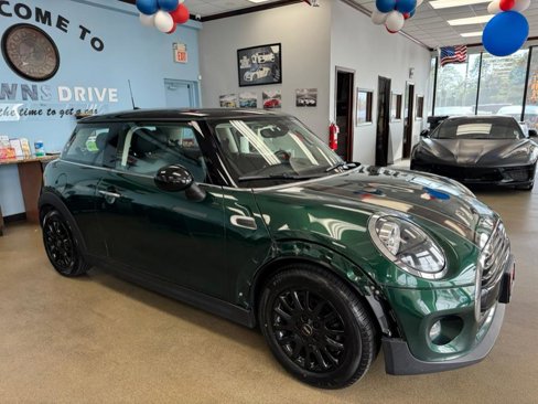 Used 2019 MINI Cooper 2-Door Hardtop image 9