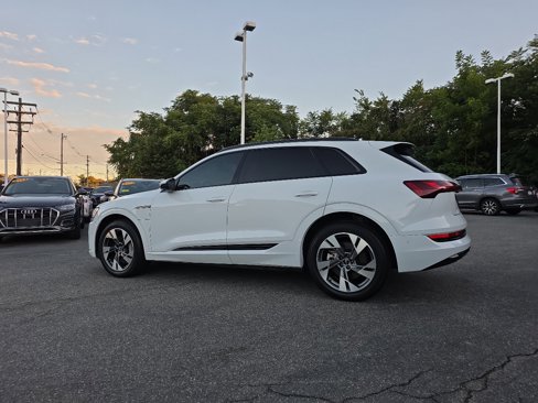 Used 2021 Audi e-tron Premium w/ Convenience Plus Package image 8