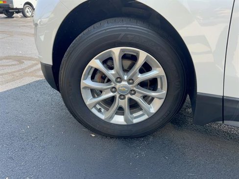 Used 2018 Chevrolet Equinox LT image 12