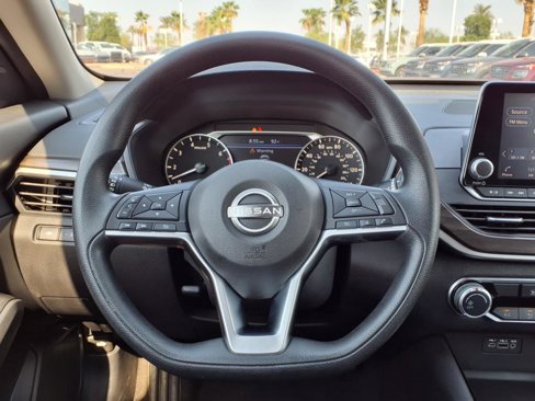 Used 2024 Nissan Altima 2.5 SV image 22