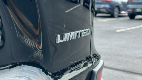 Used 2021 Jeep Cherokee Limited w/ Elite Package image 10