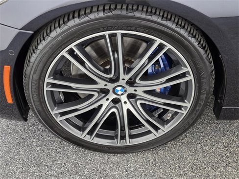 Used 2018 BMW M550i xDrive image 9