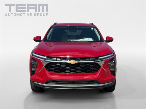 New 2026 Chevrolet Trax LT w/ Driver Confidence Package image 2