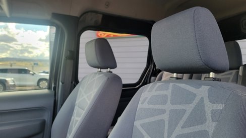 Used 2010 Ford Transit Connect XLT image 16