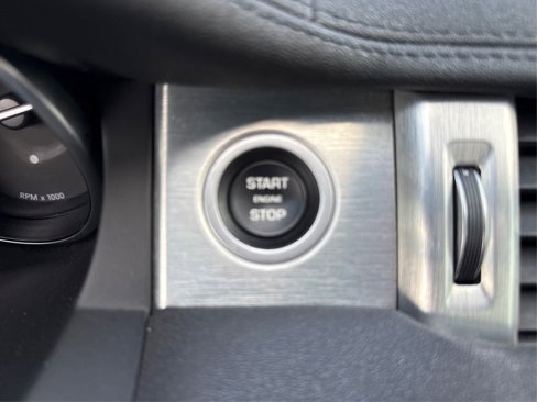 Used 2017 Land Rover Range Rover Evoque SE image 34