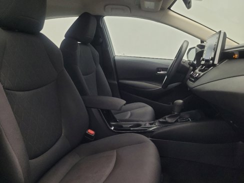 Used 2021 Toyota Corolla LE image 21