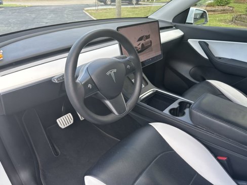 Used 2022 Tesla Model Y Performance image 20