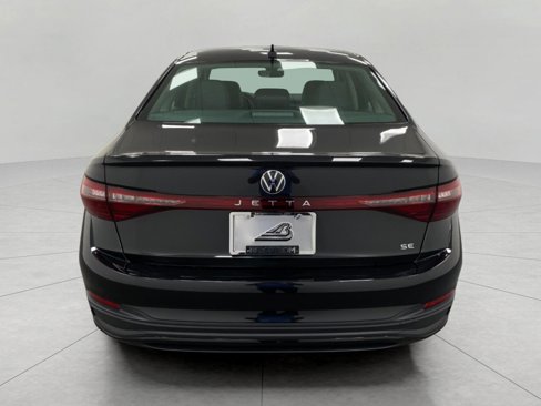 New 2025 Volkswagen Jetta SE image 4
