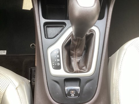Used 2017 Jeep Cherokee Overland w/ Technology Group image 23